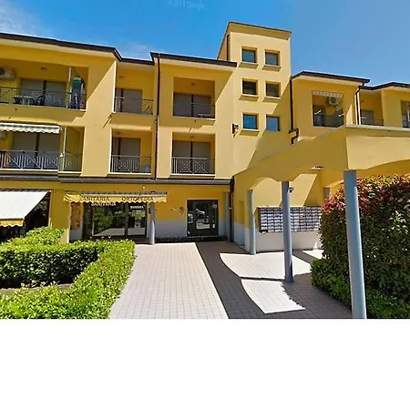 Happy Days Apartments