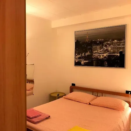 Happy Days Apartments